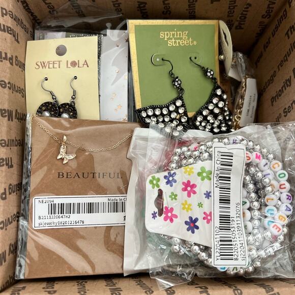 45 items inventory wholesale lot of new with tags jewelry Inventory box - Picture 2 of 3
